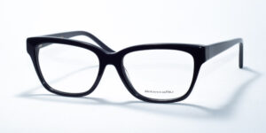 Rebecca Blu 7639 prescription glasses featuring a chic cat-eye frame, available in two colors: rich burgundy and classic black. These frames offer a timeless and elegant style, with a subtle temple design for added detail. Ideal for those seeking both sophistication and versatility in their eyewear.